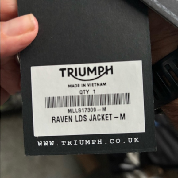 Triumph Raven Motorcycle Jacket - Picture 3 of 16